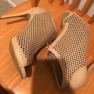 Steven Madden Beige open toe booties
